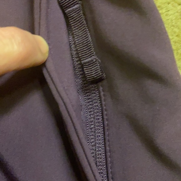 🎁 2 Conquer the Elements Jackets - Picture 5 of 7